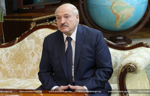 ប្រធានាធិបតីប្រទេសបេឡារុស លោក អេឡិចហ្សានដឺ លូកាហ្សិនកូ (Alexander Lukashenko)។