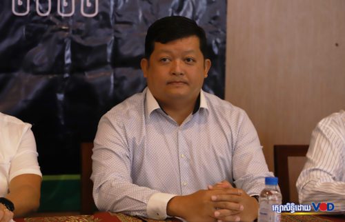 លោក គង់ មុនីកា ក្នុងសន្និសី​ទ​ស្ដីពី «សំណើកែលម្អប្រព័ន្ធបោះឆ្នោត និងសេរីភាពនយោបាយនៅកម្ពុជា» រៀបចំដោយ​​​គ​​​​ណ​បក្សភ្លើងទៀន គណ​​បក្សប្រ​ជាធិ​បតេ​យ្យមូលដ្ឋាន​ គណបក្សឆន្ទៈ​ខ្មែរ ​គណ​បក្សកែ​ទ​ម្រង់​កម្ពុ​ជា និ​ងគ​​​ណ​បក្សកម្ពុជានិ​យម នៅរាជធានី​ភ្នំពេញ ថ្ងៃទី១១ ខែកក្កដា ឆ្នាំ២០២២។