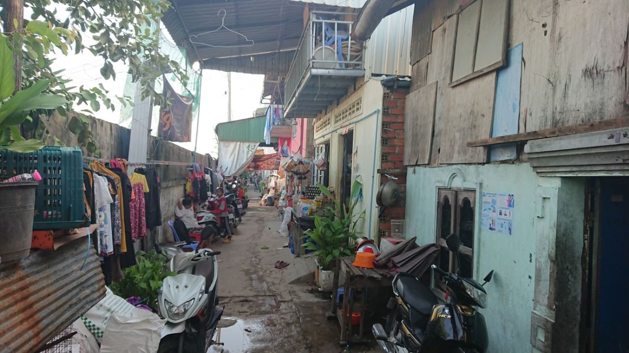 ទិដ្ឋភាពក្នុងសហគមន៍ពង្រសែនជ័យ ស្ថិតក្នុងសង្កាត់ចោមចៅ១ ខណ្ឌពោធិ៍សែនជ័យ រាជធានីភ្នំពេញ ថ្ងៃទី១៦ ខែតុលា ឆ្នាំ២០២២។