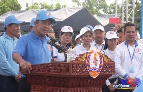 លោកនាយករដ្ឋមន្ត្រី ហ៊ុន សែន ក្នុងថ្ងៃឃោសនាបោះឆ្នោតគណបក្សប្រជាជនកម្ពុជា ព្រឹកថ្ងៃទី២៧ ឆ្នាំកក្កដា ឆ្នាំ២០១៨។