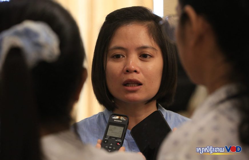 ប្រធានសហជីពទ្រទ្រង់សិទ្ធិការងារបុគ្គលិកកម្មករខ្មែរនៃក្រុមហ៊ុន ណាហ្គាវើលដ៍ កញ្ញា ឈឹម ស៊ីថរ ថ្លែងក្នុងសន្និសីទសារព័ត៌មានអំពី «បច្ចុប្បន្នភាពនៃដំណើរការចរចាដោះស្រាយវិវាទការងារ និងការបន្តធ្វើទុក្ខបុកម្នេញ និងការប្រើប្រាស់អំពើហិង្សាមកលើកូដករក្រុមហ៊ុនណាហ្គាវើលដ៍» នាព្រឹកថ្ងៃទី១៧ ខែមិថុនា ឆ្នាំ២០២២។