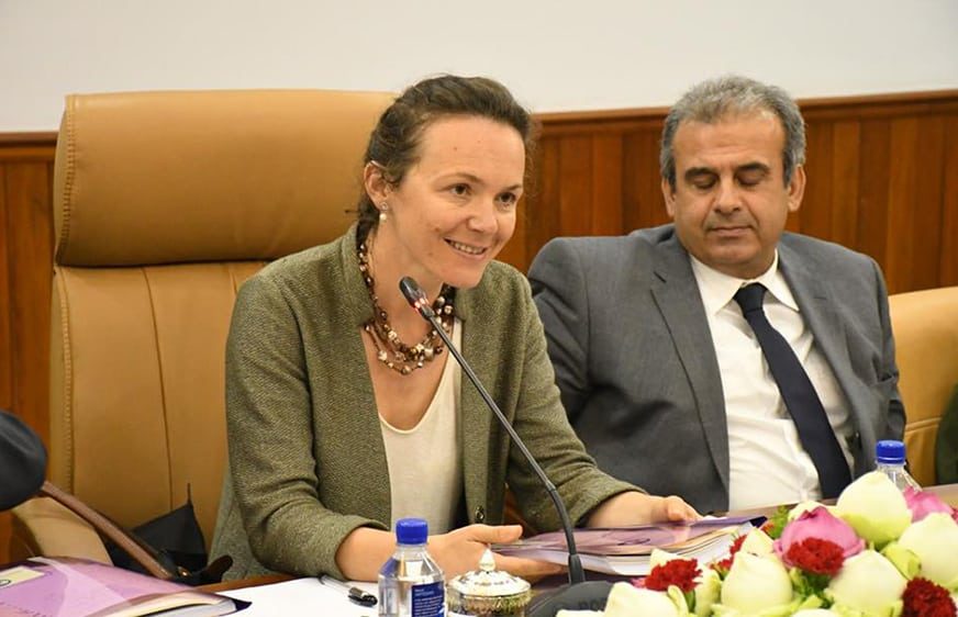 កិច្ចជួបពិភាក្សាជាមួយសហភាពអឺរ៉ុប ស្ដីពីការដោះស្រាយវិវាទពាក់ព័ន្ធនឹងដីសម្បទានសេដ្ឋកិច្ចដំណាំអំពៅផលិតស្ករសនាំចេញ ស្ថិតនៅក្នុងភូមិសាស្រ្ត ខេត្តកោះកុង កំពង់ស្ពឺ ព្រះវិហារ និងឧត្តរមានជ័យ ថ្ងៃទី ១០ កក្កដា ២០១៨ (រូបភាព៖ ហ្វេសប៊ុក ក្រសួងរៀបចំដែនដី)