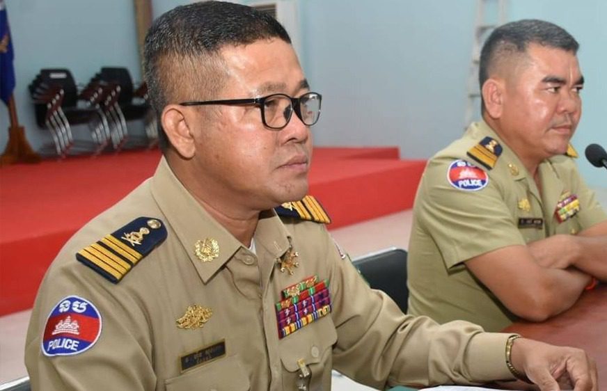 ស្នងការ​រង​ទទួល​ផែន​ព្រហ្មទណ្ឌ​នៃ​ស្នងការ​ដ្ឋាន​នគរបាល​ខេត្តតាកែវ ឧត្ដមសេនីយ៍​ត្រី ហ៊ិ​ន សុ​ខខេង ក្នុងកិច្ចប្រជុំមួយកាលពីថ្ងៃទី២១ ខែតុលា ឆ្នាំ២០២០។ (ហ្វេសប៊ុក៖ ស្នងការដ្ឋាននគរបាលខេត្តតាកែវ - Police Commissariat Of Takeo Province.)