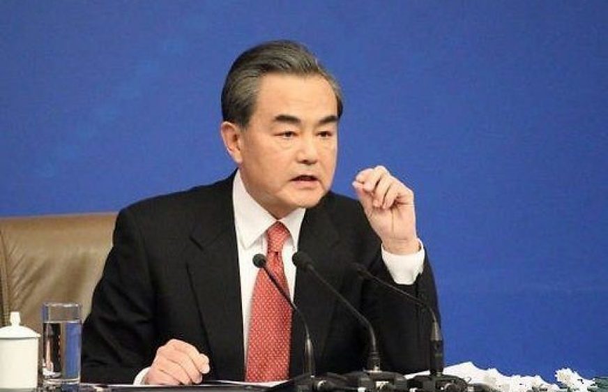 160715-vod-meta-g-legal-China-warns-Australia-stay-out-of-the-South-China-Sea-risk (photo abc Wang Yi)