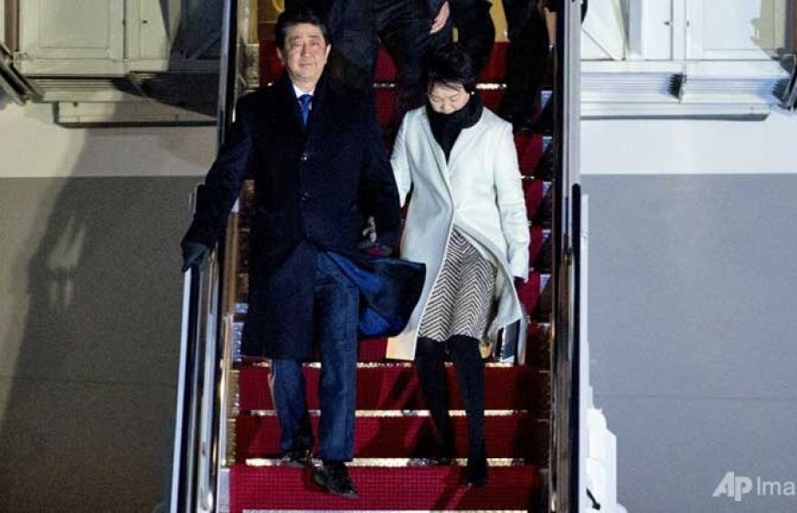 170110-vod-meta-g-pol-Japans-Abe-arrives-in-US ahead-of-summit-with-Trump