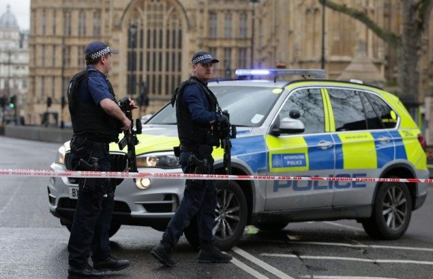 170323-vod-meta-g-secu-Police raid in Birmingham following London attack Reports