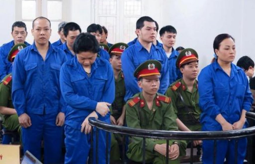 170428-vod-meta-g-legal-Vietnam sentences eight to death for heroin smuggling