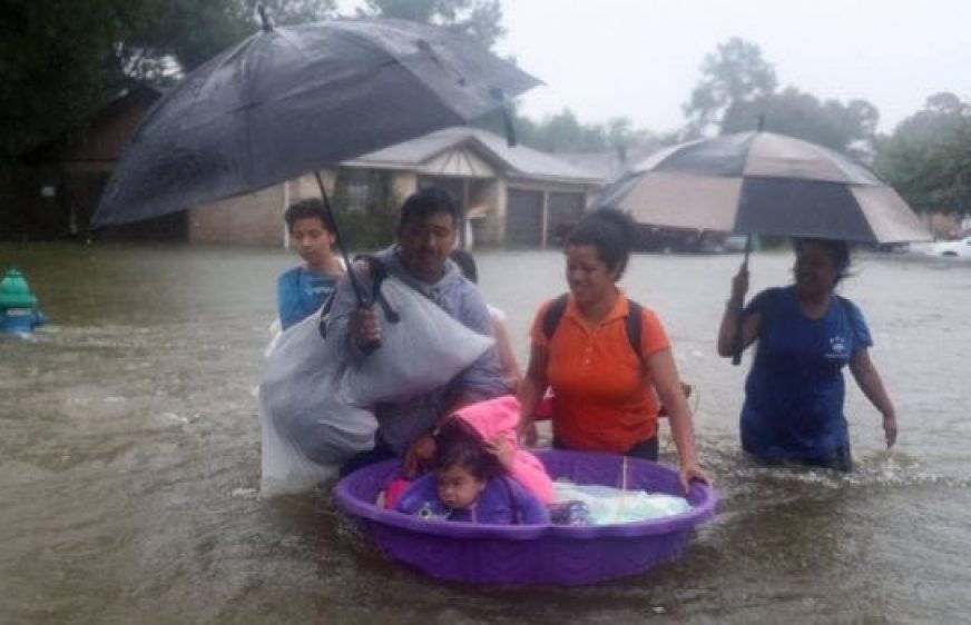 170829-vod-meta-g-en-flood-at-texas-worsen-as-died-8-