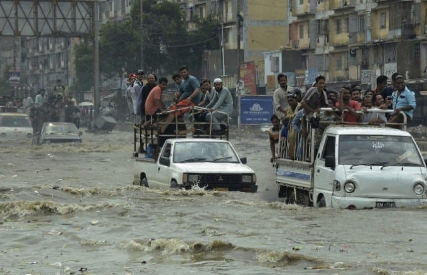 170906-vod-meta-g-en-flood-heavy-at-karachi-pakistan