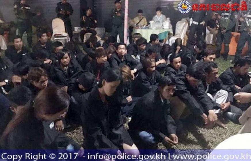 17110-vod-Suy-d-gg-Police-detained-12-people-for-wearing-white-robes-during-the-meta-ed