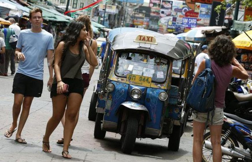 20160820-vod-udom-g-tourism-Visa-on arrival fee doubles