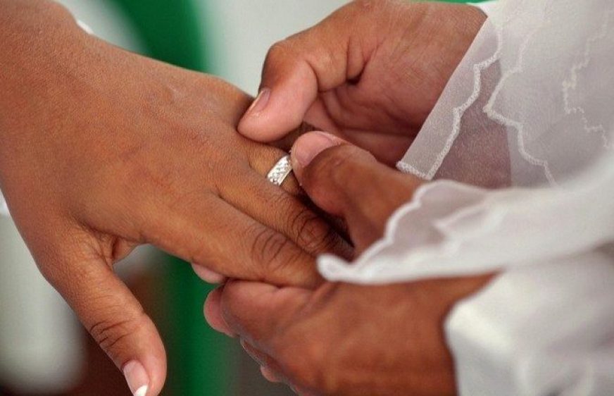 20161108-vod-udom-g-hr-malaysia-proposes-raising-marriage-age-for-muslim-girls