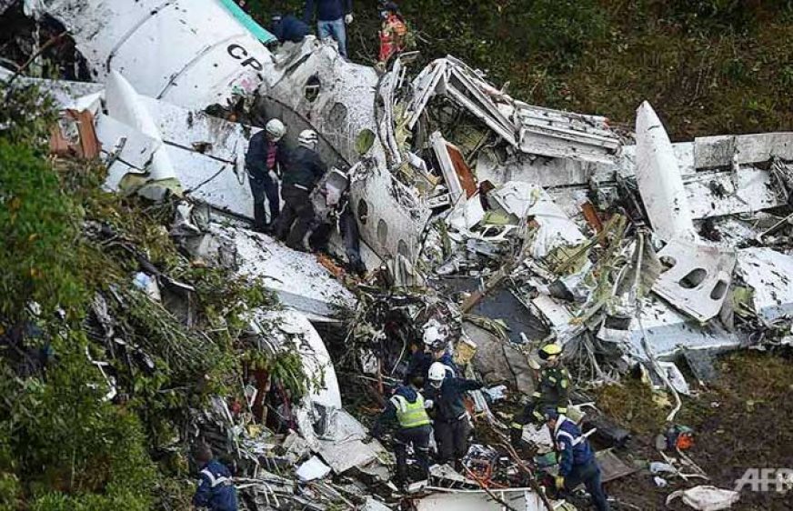 20161130-vod-udom-g-sport-football-mourns-as-plane-crash-kills-brazilian-players