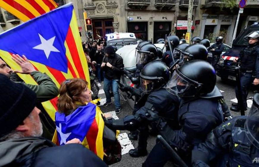20180326-vod-udom-g-pol-Clashes in Catalonia after Puigdemont arrested in Germany