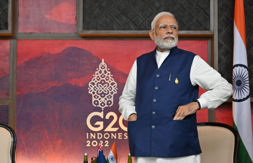 នាយករដ្ឋមន្ត្រីឥណ្ឌា លោក Narendra Modi ក្នុងអំឡុងពេលកិច្ចប្រជុំកំពូល G20 ឆ្នាំ២០២២ នៅទីក្រុង Nusa Dua កោះបាលី ប្រទេសឥណ្ឌូនេស៊ី ថ្ងៃពុធ ទី១៦ ខែវិច្ឆិកា ឆ្នាំ២០២២។