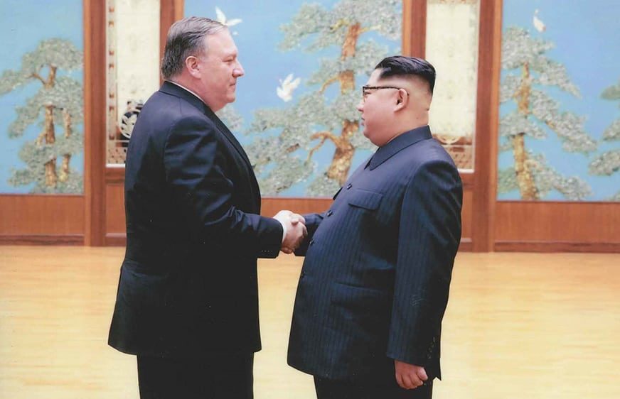 លោក Mike Pompeo ជួបលោក Kim Jong Un កំឡុងខែ មេសា ២០១៨ (រូបភាព៖ time.com)