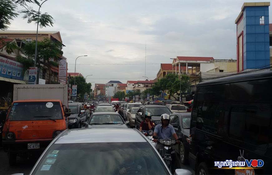 traffic-jam ការកកស្ទះចរាចរណ៍