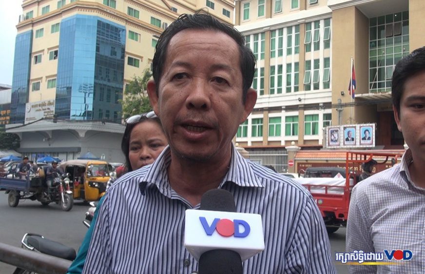 រ៉ុង ឈុន
